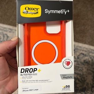 Otter Box mag safe iPhone 13 case